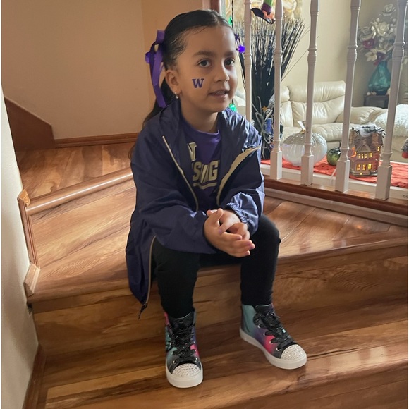 Meet your Posher, Veronica - Picture 2 of 2